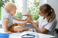 When Flat Feet Are a Problem in Children